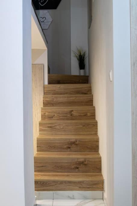 * Ck Modern Loft Near Seaside * Apartment Солун Екстериор снимка